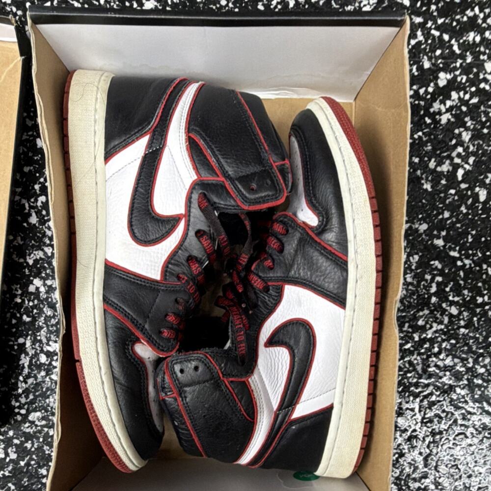 Jordan Air Jordan 1 Retro High OG Bloodline Black White Red Men's Sneakers 5550… - Picture 2 of 6